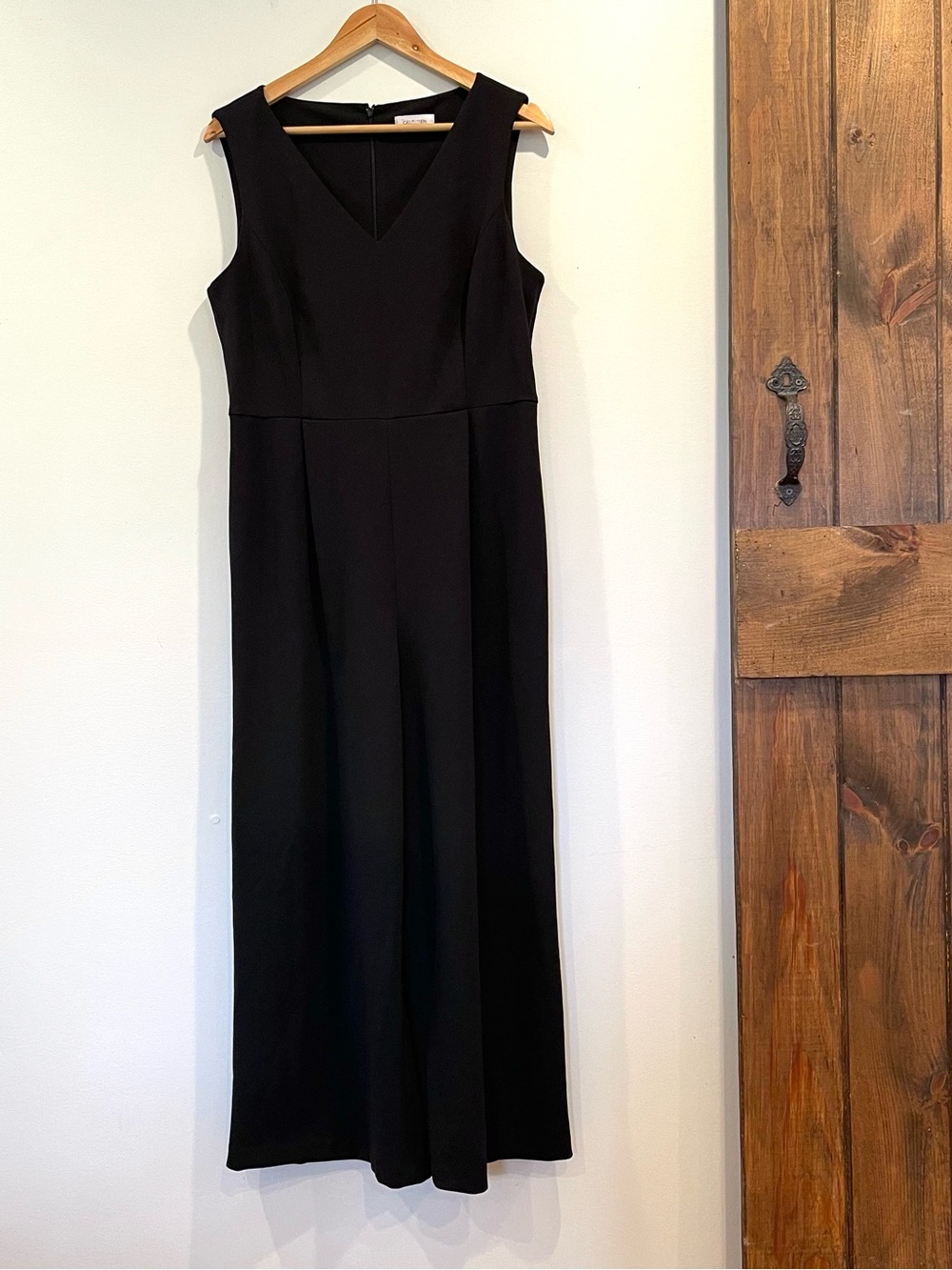 Calvin Klein Black Sleeveless V Neck Wide Leg Jumpsuit Pants Romper Pockets 12